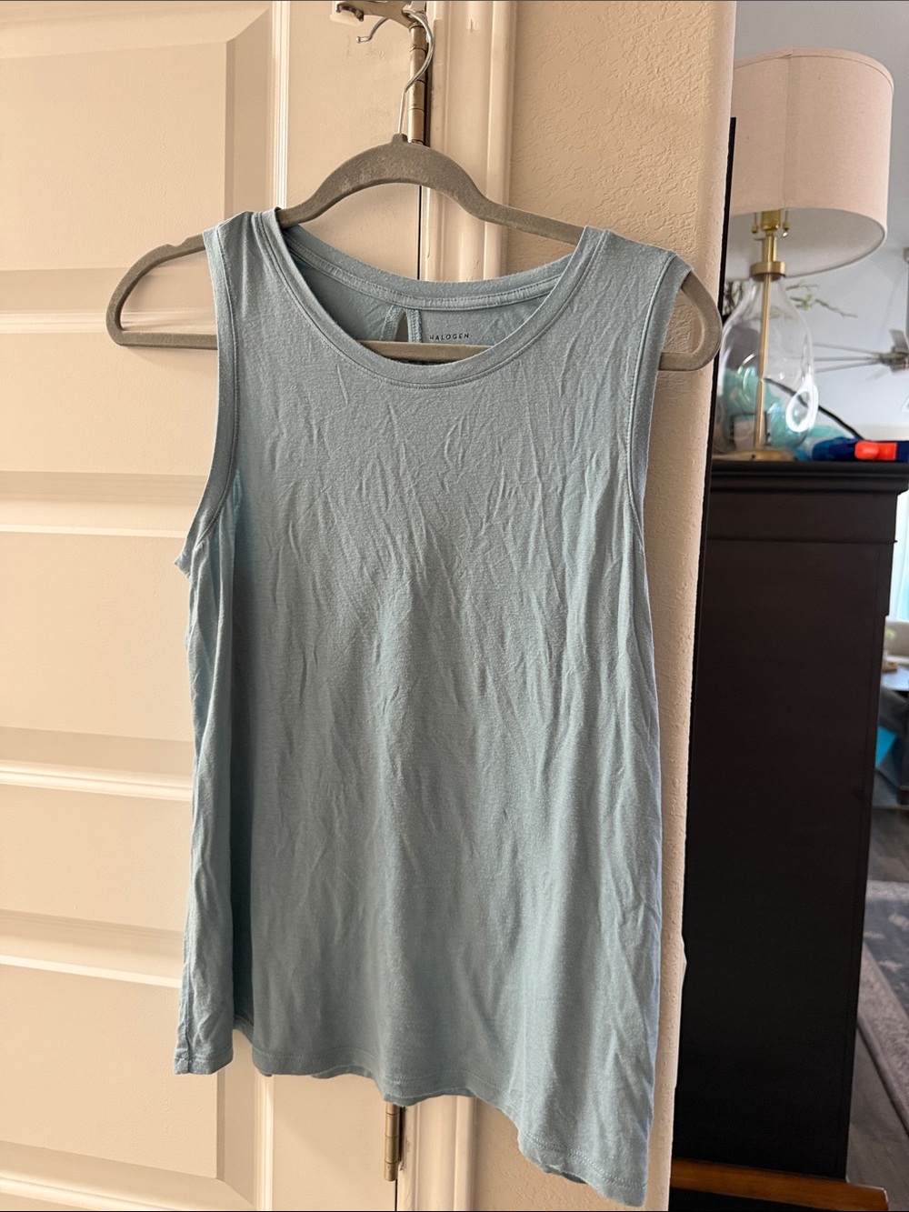 Women’s Halogen Pale Blue Sleeveless Crewneck Athletic Tank Medium
